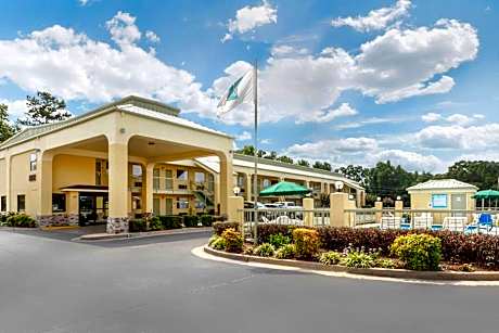 Quality Inn Mccomb