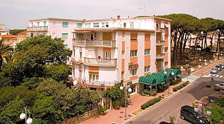 Hotel Ausonia