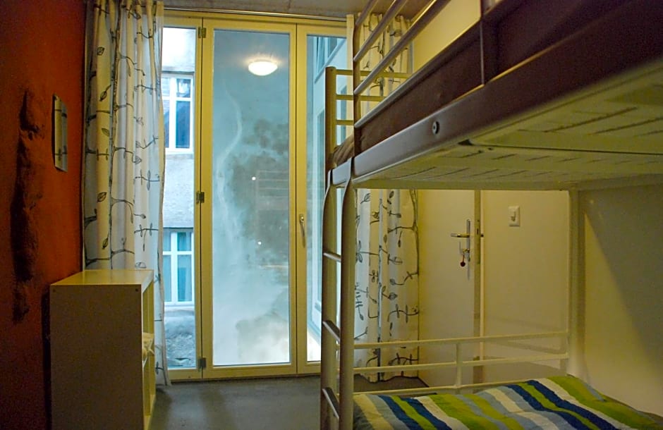 Hostel Tabakhuesli