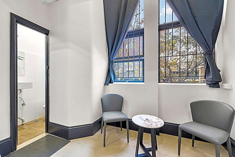 London Plane Backpackers