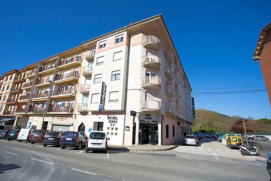 Hotel Yerri