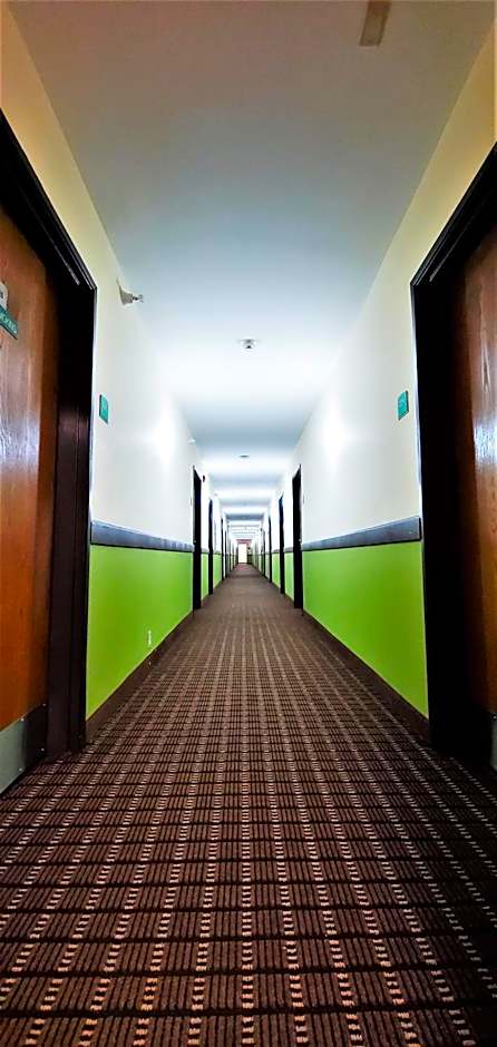 Travel Inn and Suites- Sikeston Miner I-55 exit-67