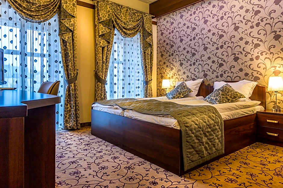 Hotel-Restauracja Platan