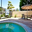 La Quinta Inn & Suites by Wyndham NE Long Beach/Cypress