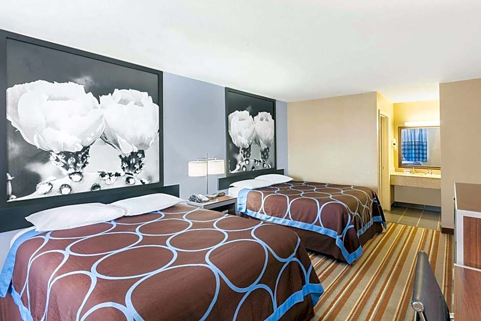 Super 8 by Wyndham Kingsville