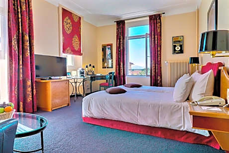 Junior Suite with Balcony