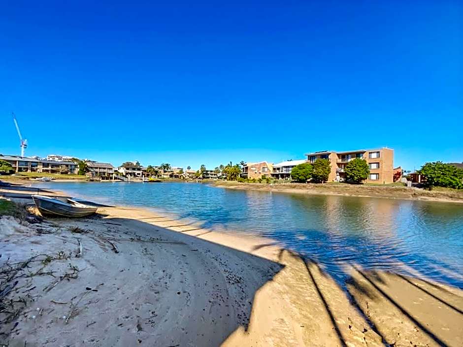 Waterfront Serenity - Steps from Mooloolaba Beach
