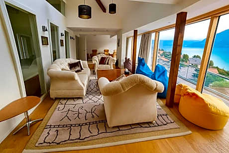 Apartment with Lake View