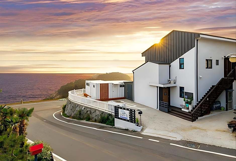 Whales Dream Pension