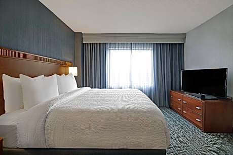 1 Bedroom Executive Suite, 1 King, Sofa bed