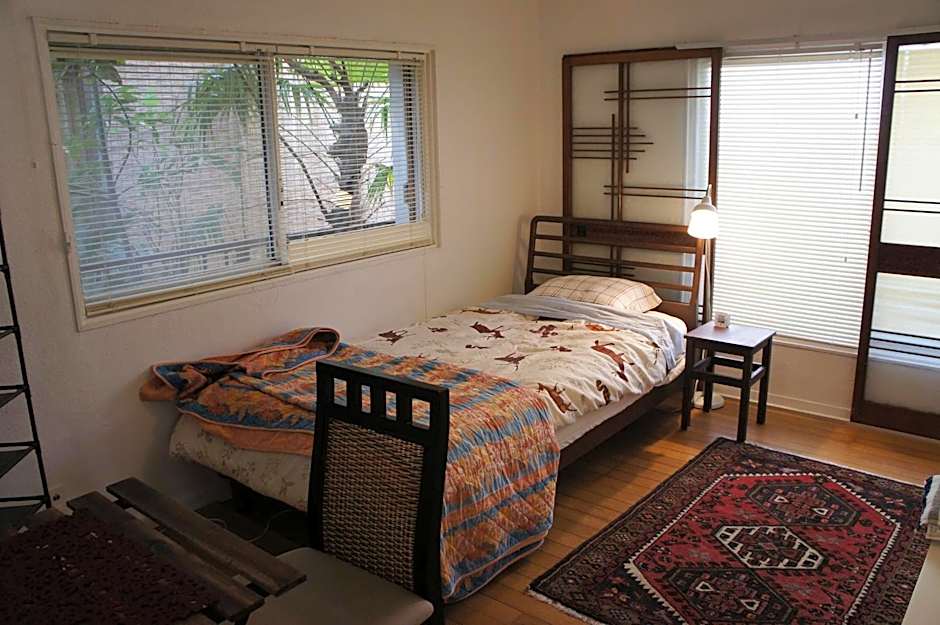EMS Enoshima クラシックゲストハウス 寝室は個室 犬OK