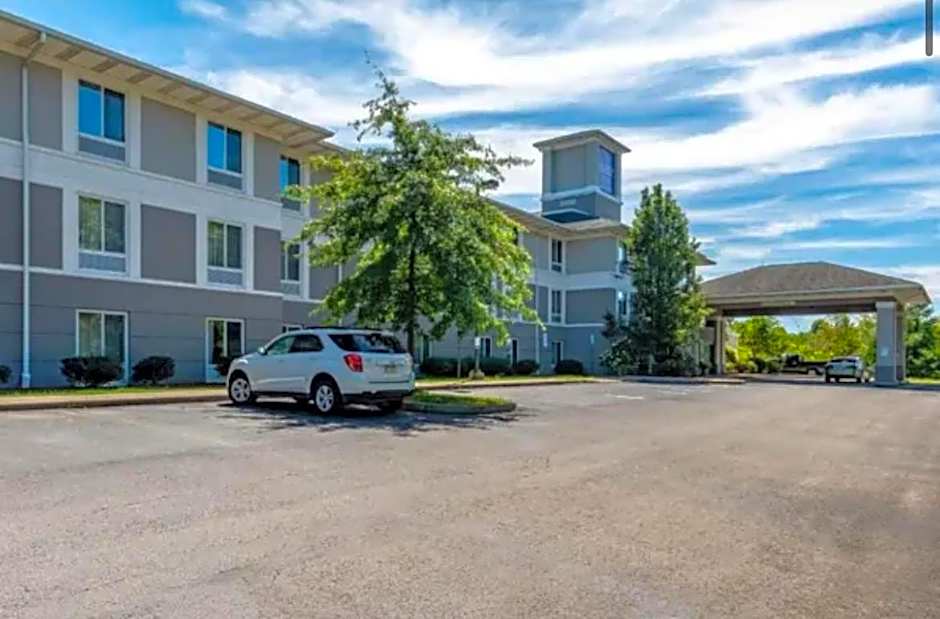 Sleep Inn & Suites Dunmore