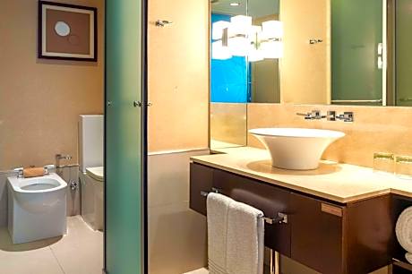 1 King Bed Deluxe With Sitting Area