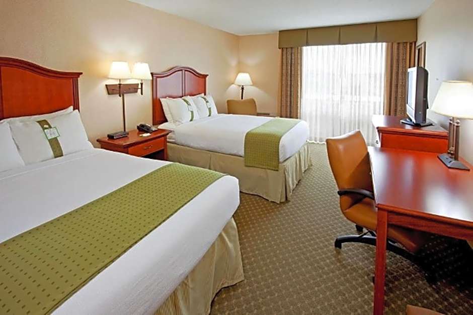Holiday Inn & Suites Lafayette North by IHG