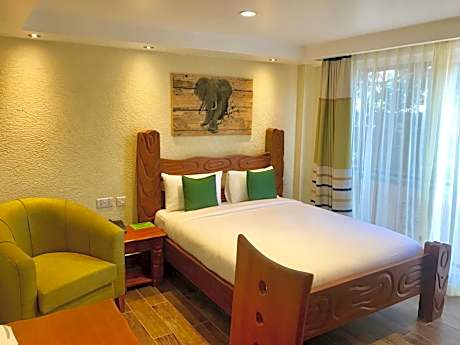 CLUB ROOM WITH AC