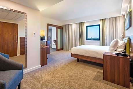 Queen Room with Roll-In Shower - Mobility Accessible/Non-Smoking