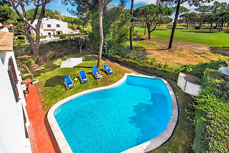 Perfect Retreat Overlooking Pinhal Golf Course, Private pool, Off-street parking