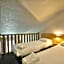 B&B Hôtel Villeneuve Loubet Village