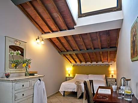 Double or Twin Room with Private External Bathroom