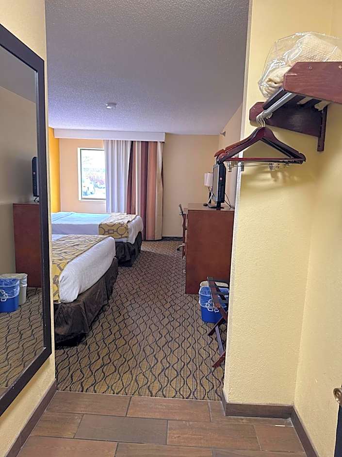 Baymont by Wyndham Mishawaka South Bend Area
