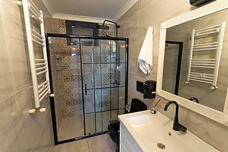 Villa with Garden View