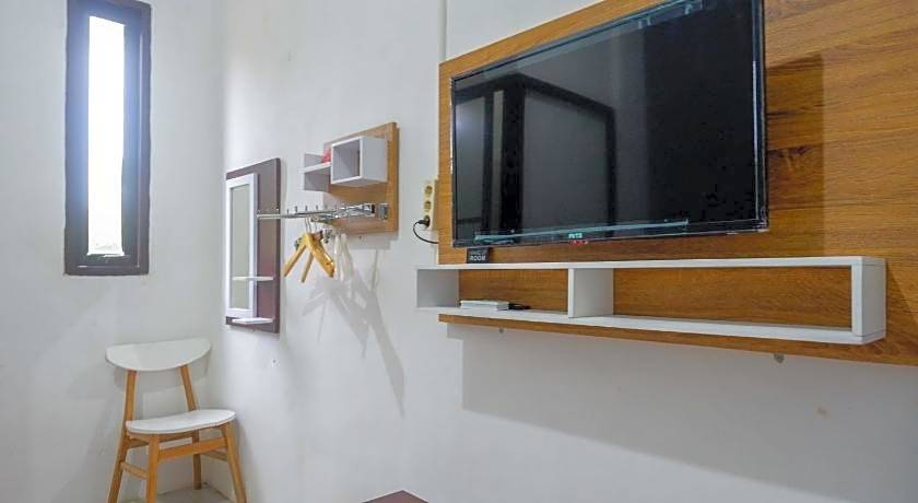 RedDoorz Syariah near Alun Alun Kajen