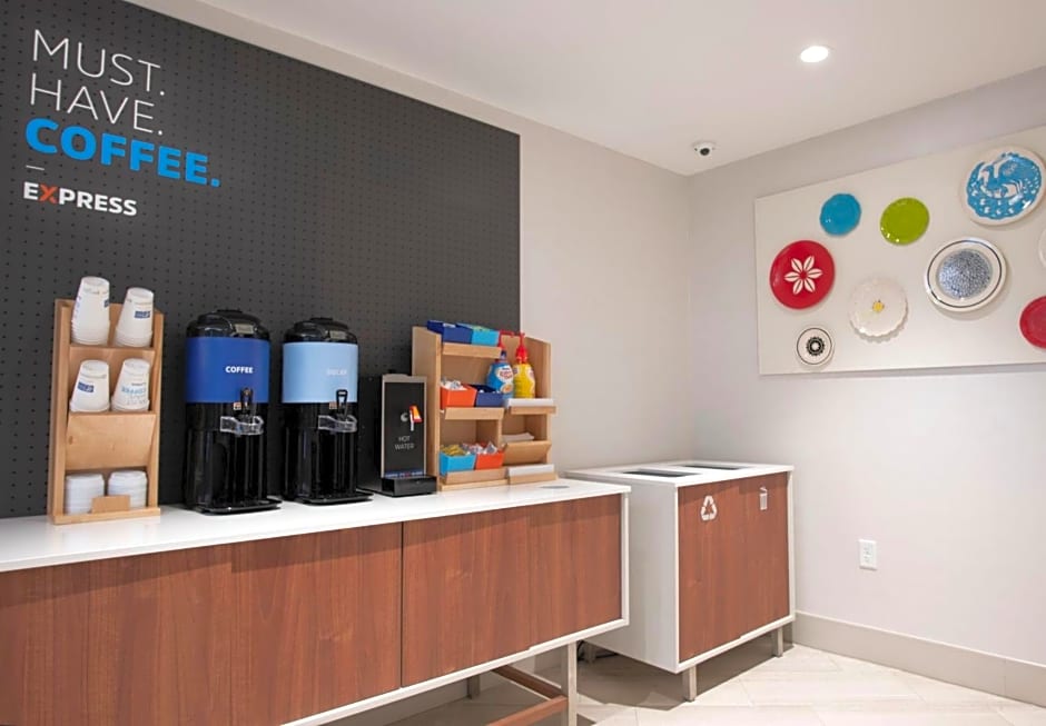 Holiday Inn Express And Suites Jersey City - Holland Tunnel By IHG