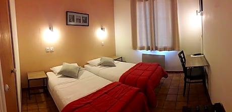 Twin Room with Shower