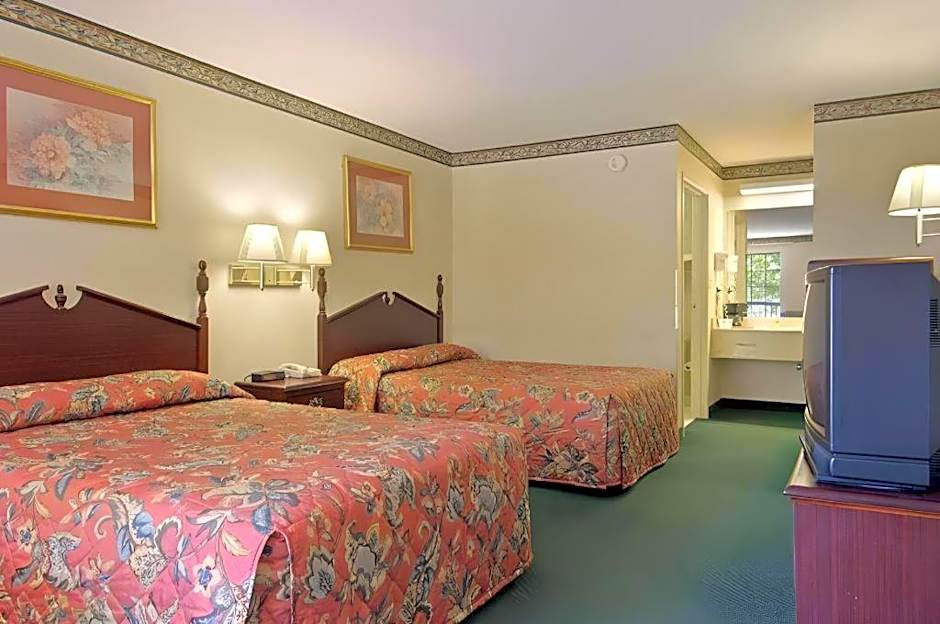 Days Inn & Suites by Wyndham Fort Valley