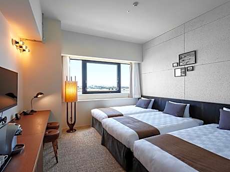 Premium Large Twin Room - Non-Smoking