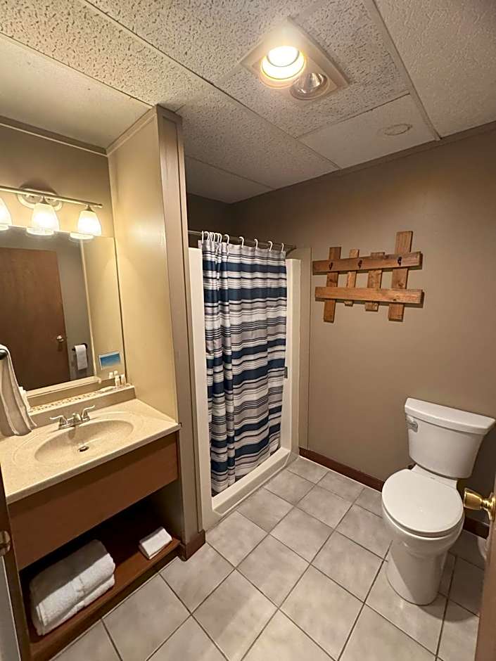 Lake Ontario Motel & Inn