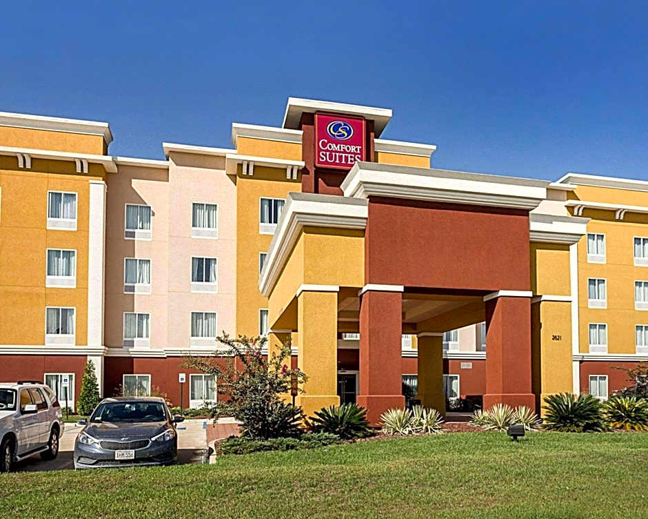 Comfort Suites near Tanger Outlet Mall