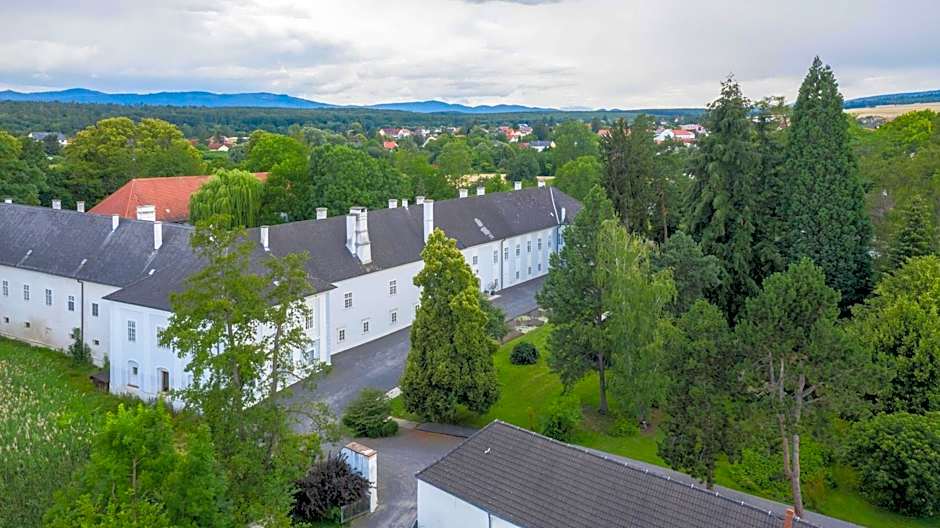 Boutique Hotel Zum Oberjäger, Schloss Lackenbach