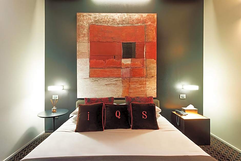 Charming House Iqs