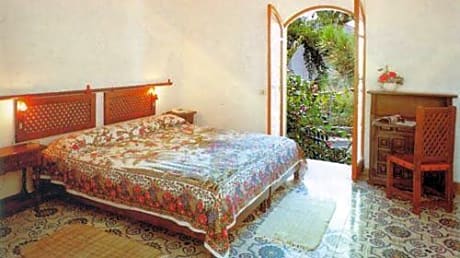 Quadruple Room with Garden View