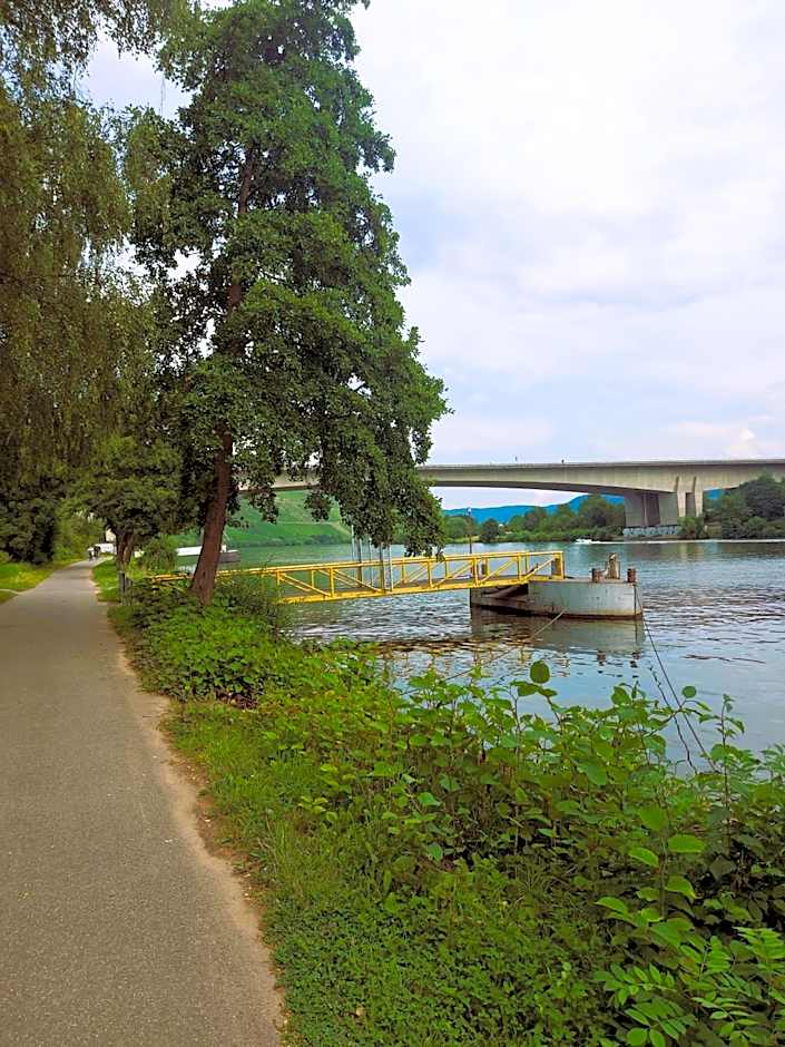Alembra - Hotel zur Moselbrücke
