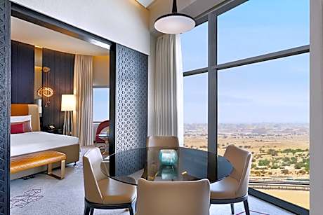 Deluxe King Suite