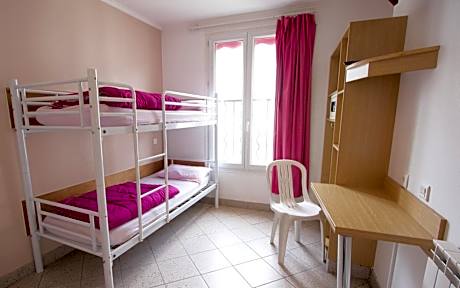Bastille Hostel