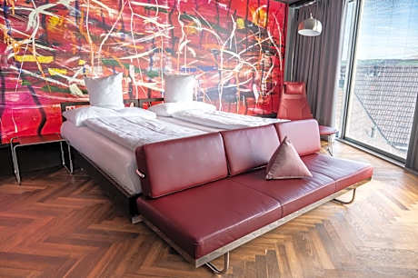 Junior Suite with Lake View