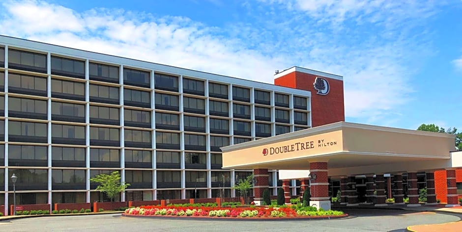 DoubleTree By Hilton Hotel Charlottesville