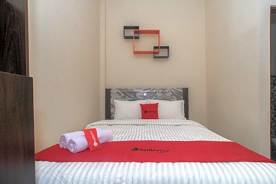 RedDoorz Syariah near Politeknik Negeri Madiun