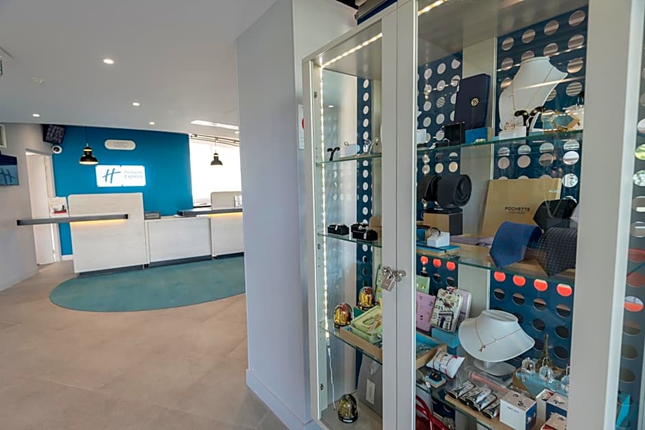 Holiday Inn Express Paris - Velizy By IHG
