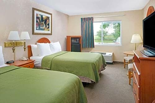 Travelodge by Wyndham Lincoln Airport I-80