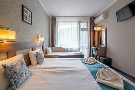 Twin Room with Balcony - Free Relax Zone