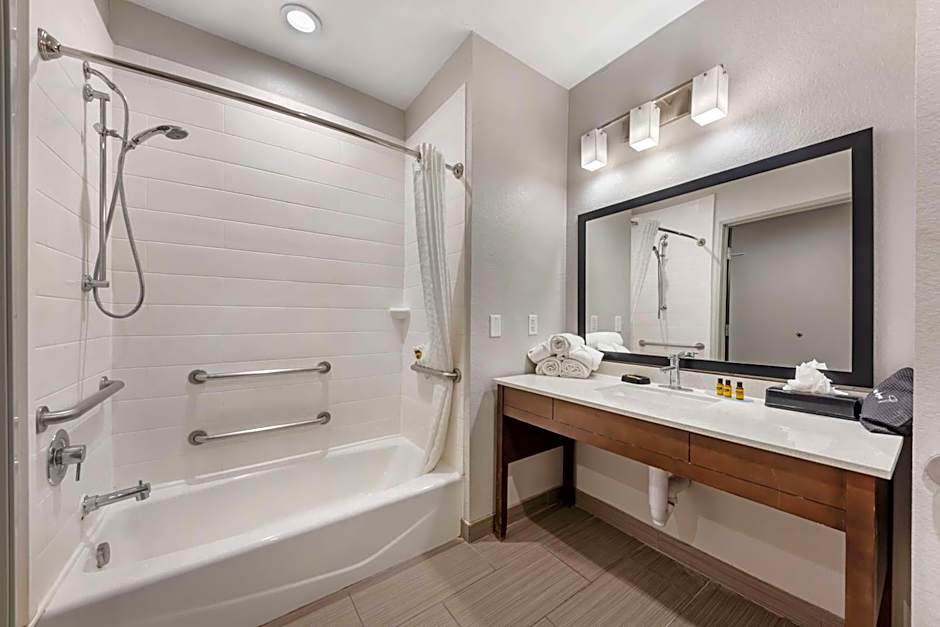 Best Western Plus Buda Austin Inn & Suites