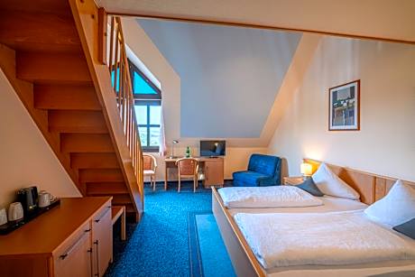 4 Bed Maisonette