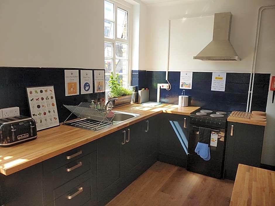 The Walrus Bar and Hostel