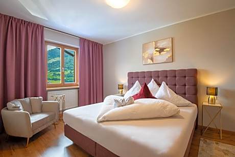 Suite with Garden View