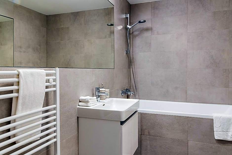 City Castle Apartments Free Parking