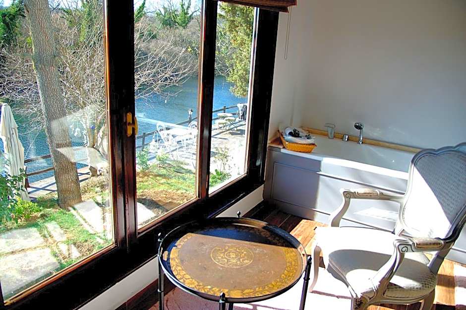 Beyaz Ev Agva - Adult only +15